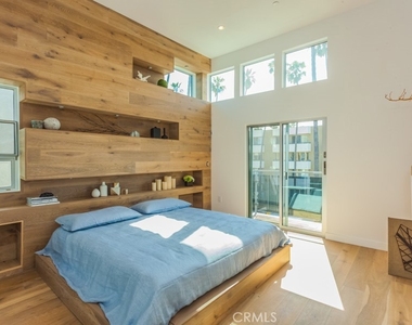 947 4th Street - Photo Thumbnail 9