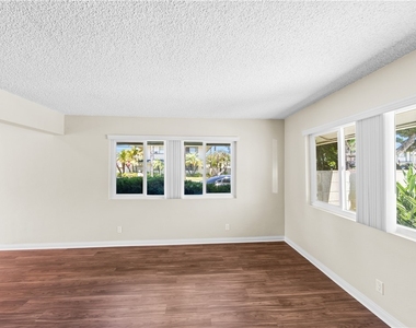 12011 Bailey Street - Photo Thumbnail 8