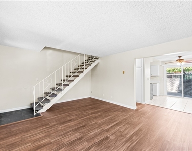12011 Bailey Street - Photo Thumbnail 5