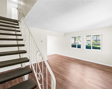 12011 Bailey Street - Photo Thumbnail 4
