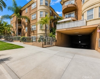 917 S New Hampshire Avenue - Photo Thumbnail 10
