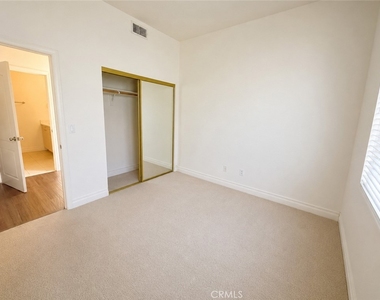 917 S New Hampshire Avenue - Photo Thumbnail 6
