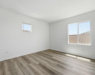 1418 Pershing Road - Photo Thumbnail 18