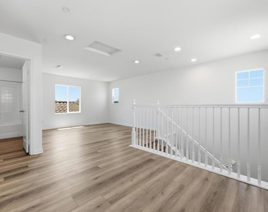 1418 Pershing Road - Photo Thumbnail 15