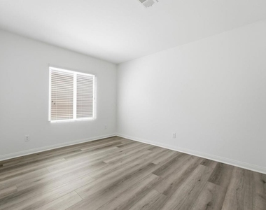 1418 Pershing Road - Photo Thumbnail 19
