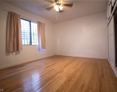 1224 North Mansfield - Photo Thumbnail 5