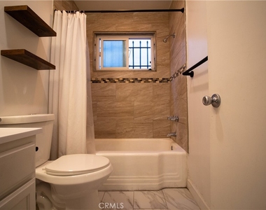 1224 North Mansfield - Photo Thumbnail 4