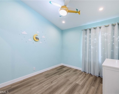 4561 Grandview - Photo Thumbnail 38