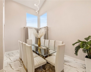 4561 Grandview - Photo Thumbnail 15