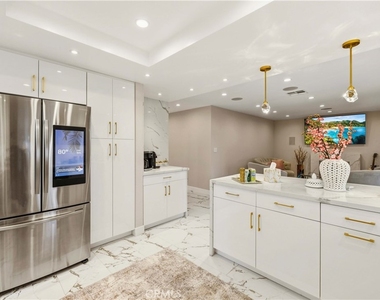 4561 Grandview - Photo Thumbnail 17