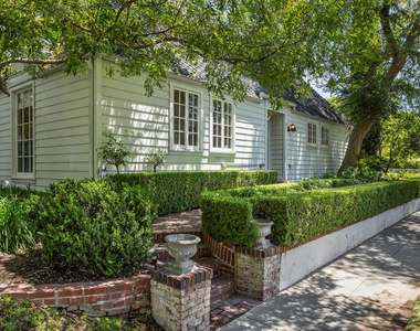 840 Victoria Drive - Photo Thumbnail 1