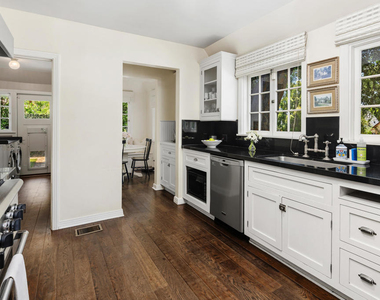 840 Victoria Drive - Photo Thumbnail 13