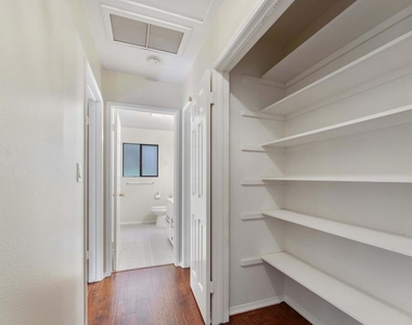 6347 N Muscatel Avenue - Photo Thumbnail 15