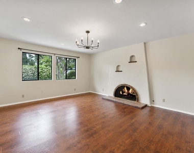 6347 N Muscatel Avenue - Photo Thumbnail 3