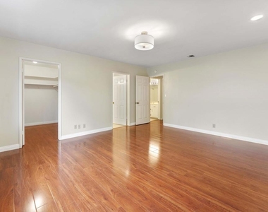 6347 N Muscatel Avenue - Photo Thumbnail 19