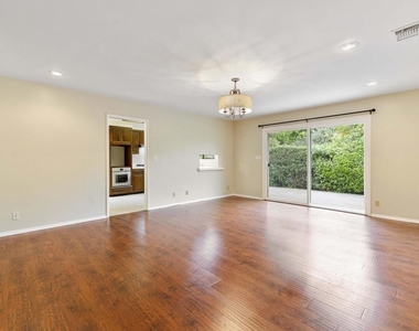 6347 N Muscatel Avenue - Photo Thumbnail 7
