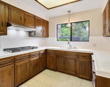 6347 N Muscatel Avenue - Photo Thumbnail 9