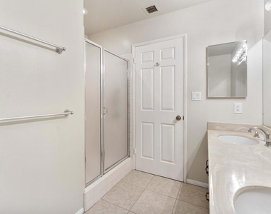 6347 N Muscatel Avenue - Photo Thumbnail 21