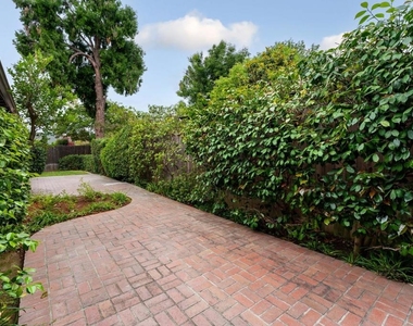 6347 N Muscatel Avenue - Photo Thumbnail 23