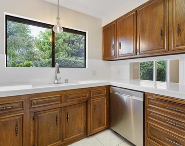 6347 N Muscatel Avenue - Photo Thumbnail 10