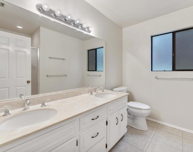 6347 N Muscatel Avenue - Photo Thumbnail 20