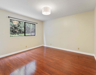 6347 N Muscatel Avenue - Photo Thumbnail 16