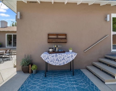 2030 N Altadena Drive - Photo Thumbnail 37