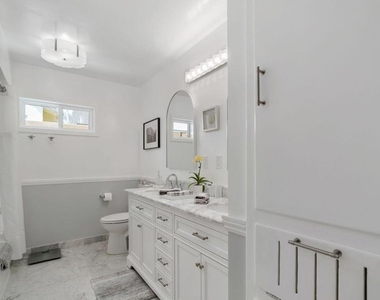 2030 N Altadena Drive - Photo Thumbnail 26