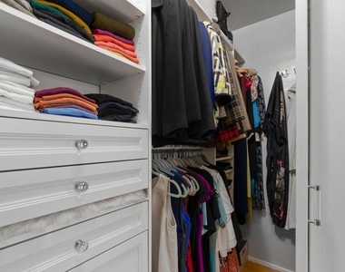 2030 N Altadena Drive - Photo Thumbnail 33