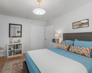 2030 N Altadena Drive - Photo Thumbnail 25
