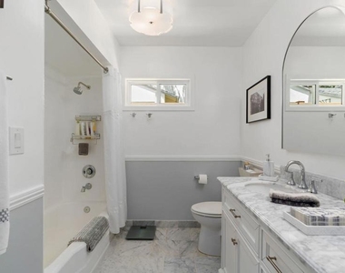 2030 N Altadena Drive - Photo Thumbnail 28