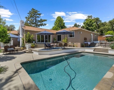 2030 N Altadena Drive - Photo Thumbnail 43