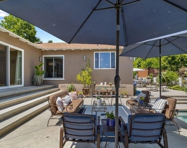 2030 N Altadena Drive - Photo Thumbnail 40