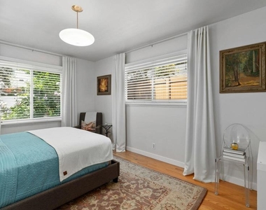2030 N Altadena Drive - Photo Thumbnail 24