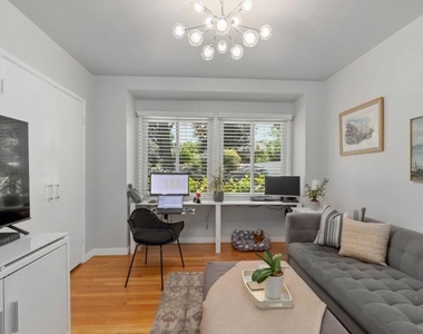 2030 N Altadena Drive - Photo Thumbnail 34