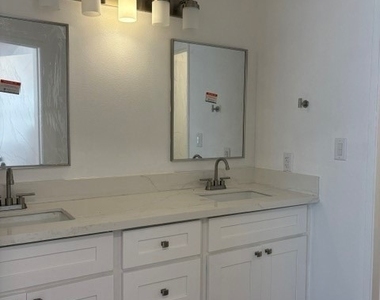 18422 Arline Ave - Photo Thumbnail 8