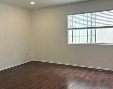 18422 Arline Ave - Photo Thumbnail 6