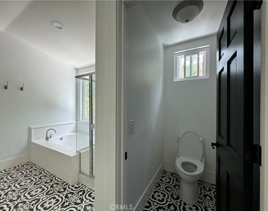 28 Deerwood - Photo Thumbnail 14