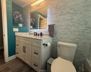 2447 Clarke - Photo Thumbnail 7