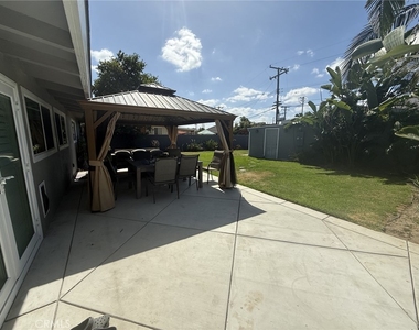 2447 Clarke - Photo Thumbnail 17