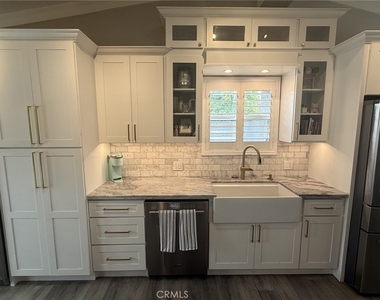 2447 Clarke - Photo Thumbnail 2