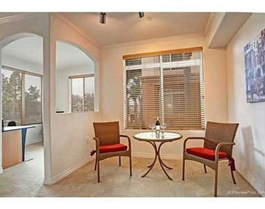 9253 Regents Road - Photo Thumbnail 3