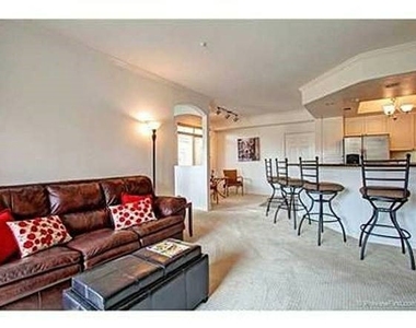 9253 Regents Road - Photo Thumbnail 2