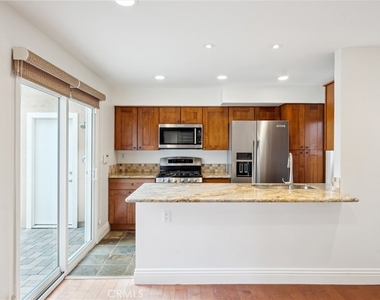 215 Walnut Street - Photo Thumbnail 4