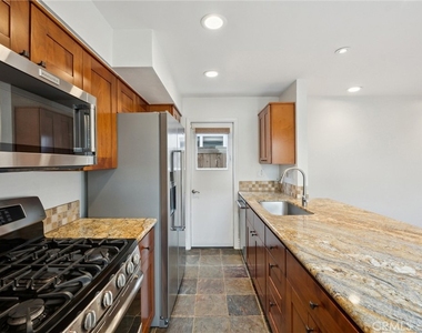 215 Walnut Street - Photo Thumbnail 3