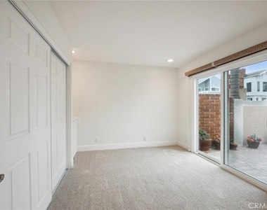 215 Walnut Street - Photo Thumbnail 8