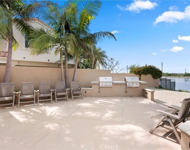215 Walnut Street - Photo Thumbnail 20
