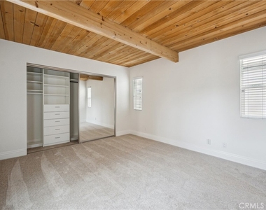 215 Walnut Street - Photo Thumbnail 13