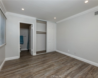 1741 Tustin Avenue - Photo Thumbnail 5