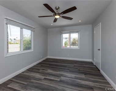 1741 Tustin Avenue - Photo Thumbnail 9